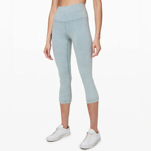 Lululemon Wunder Under High-Rise Crop Snow Washed 21"
Washed Chambray Size